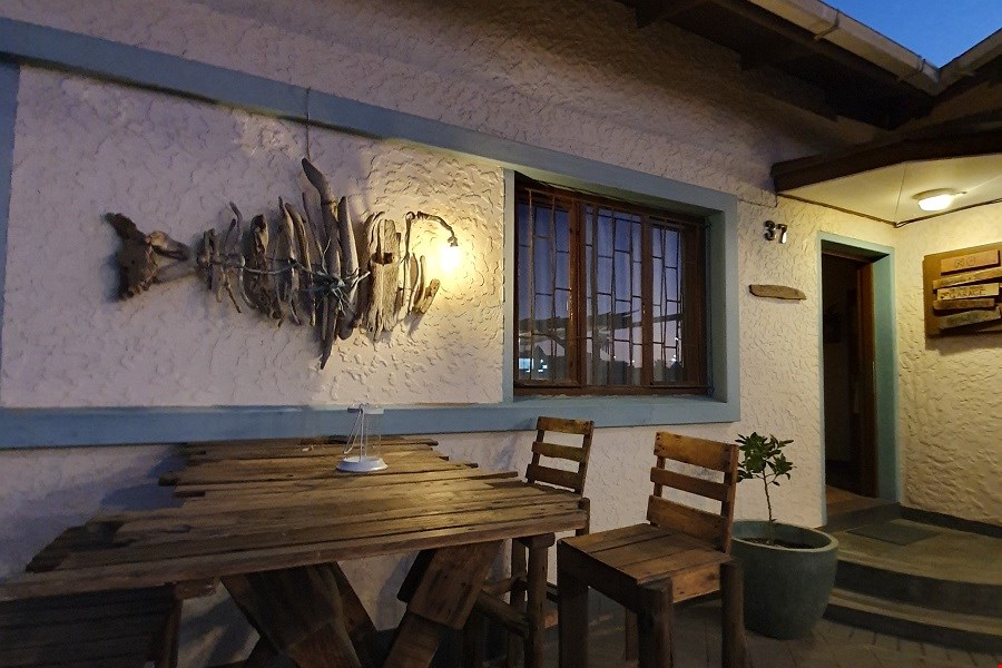 Hotel Swakopmund Namibia nomad remote d0d798e3-93f7-4f7e-94f8-c44cde87d616_Eingang ins haus.jpg